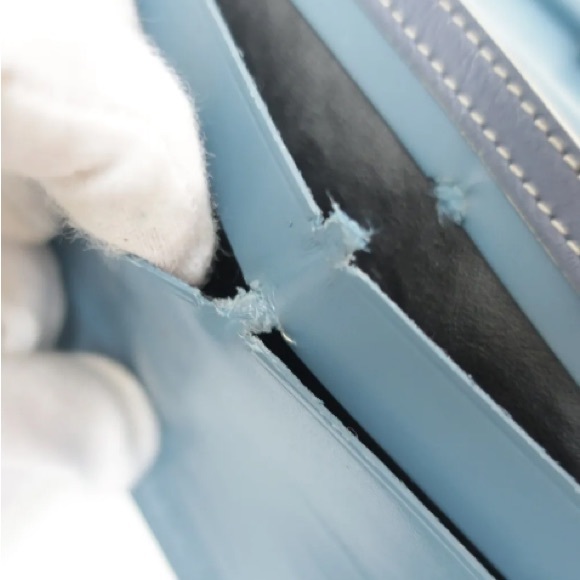 SOLD - LV LOUIS VUITTON Suhali Wallet on a Chain (WOC), Gold Hardware - Picture 8 of 12